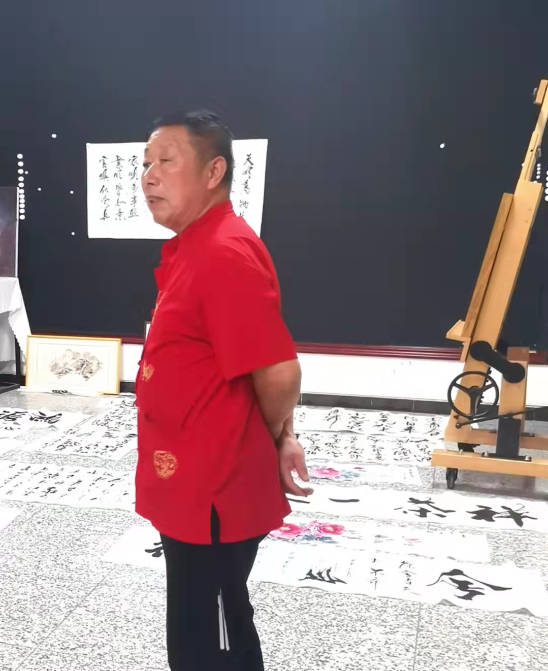 張紅旗.jpg