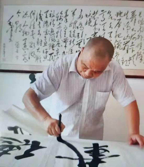 下載 (3).jpg